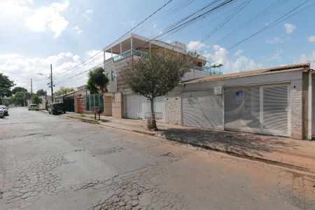 Casa à venda com 167m², 4 quartos e 3 vagasFachada