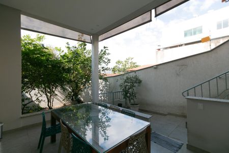 Casa à venda com 167m², 4 quartos e 3 vagasÁrea comum