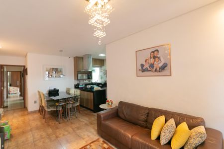 Casa à venda com 167m², 4 quartos e 3 vagasSala