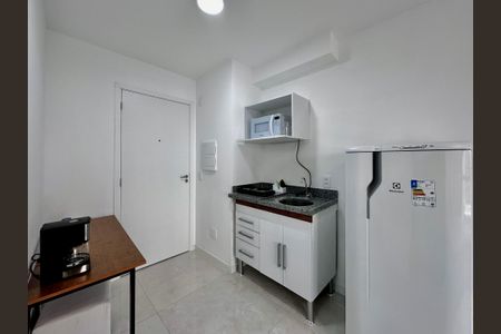 Studio para alugar com 22m², 0 quarto e sem vaga Studio para alugar com 22m², 0 quarto e sem vagaCozinha