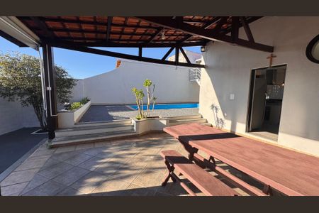 Casa à venda com 270m², 3 quartos e 4 vagasÁrea comum