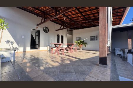 Casa à venda com 270m², 3 quartos e 4 vagasÁrea comum