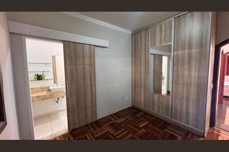 Casa à venda com 270m², 3 quartos e 4 vagasQuarto 1