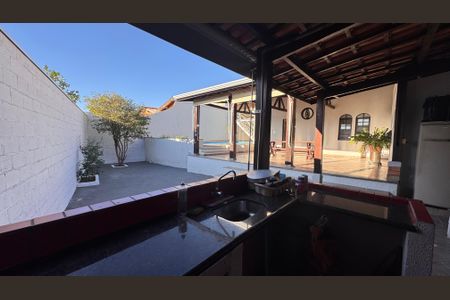 Casa à venda com 270m², 3 quartos e 4 vagasÁrea comum