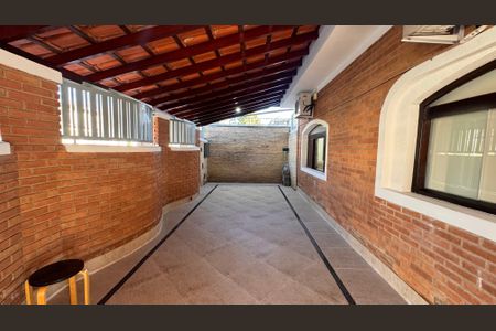 Casa à venda com 270m², 3 quartos e 4 vagasÁrea comumÁrea comum