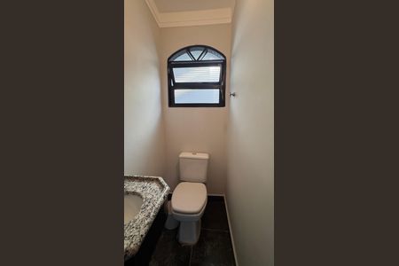 Casa à venda com 270m², 3 quartos e 4 vagasBanheiro 2