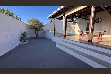 Casa à venda com 270m², 3 quartos e 4 vagasÁrea comum