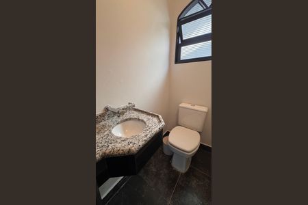 Casa à venda com 270m², 3 quartos e 4 vagasBanheiro 2