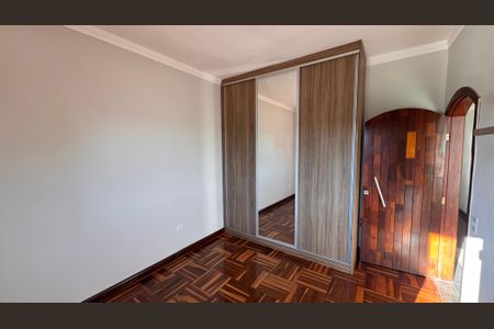 Casa à venda com 270m², 3 quartos e 4 vagasQuarto 2