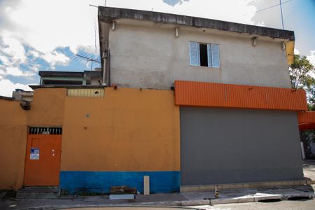 Casa à venda com 480m², 4 quartos e 3 vagas Casa à venda com 480m², 4 quartos e 3 vagasFachada