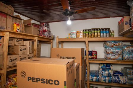 Casa à venda com 480m², 4 quartos e 3 vagas Casa à venda com 480m², 4 quartos e 3 vagasQuarto