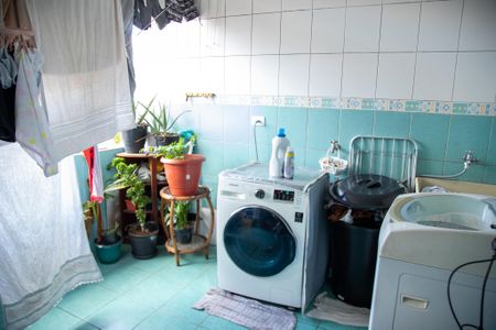 Casa à venda com 480m², 4 quartos e 3 vagas Casa à venda com 480m², 4 quartos e 3 vagasÁrea de Serviço