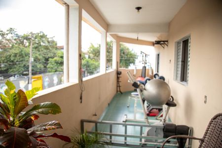 Casa à venda com 480m², 4 quartos e 3 vagas Casa à venda com 480m², 4 quartos e 3 vagasVaranda