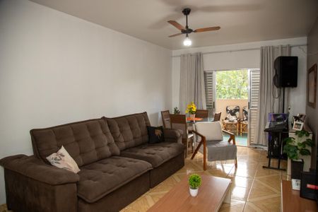 Casa à venda com 480m², 4 quartos e 3 vagas Casa à venda com 480m², 4 quartos e 3 vagasSala