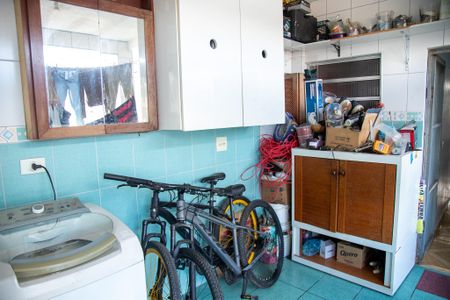 Casa à venda com 480m², 4 quartos e 3 vagas Casa à venda com 480m², 4 quartos e 3 vagasÁrea de Serviço