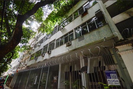 Apartamento para alugar com 66m², 2 quartos e 1 vaga Apartamento para alugar com 66m², 2 quartos e 1 vagaFachada