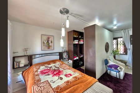 Casa à venda com 265m², 4 quartos e 2 vagasSuíte 3