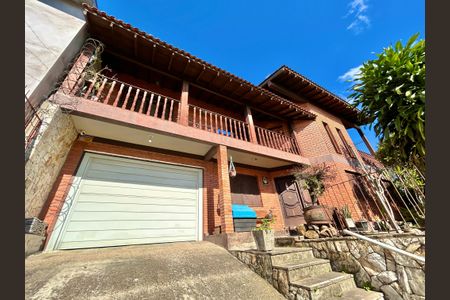 Casa à venda com 265m², 4 quartos e 2 vagasFachada