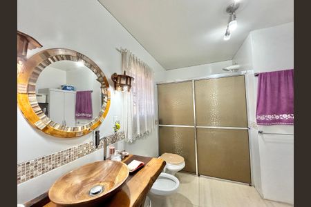 Casa à venda com 265m², 4 quartos e 2 vagasBanheiro Suíte 3