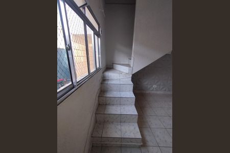 Casa à venda com 200m², 4 quartos e 2 vagas Casa à venda com 200m², 4 quartos e 2 vagasSala