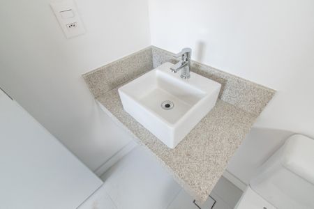 Apartamento à venda com 83m², 2 quartos e 2 vagasBanheiro da suíte 2