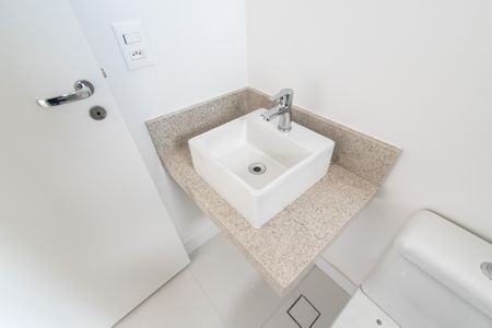 Apartamento à venda com 83m², 2 quartos e 2 vagasBanheiro da suíte 1