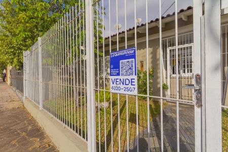 Casa à venda com 110m², 3 quartos e 3 vagasPlaca instalada