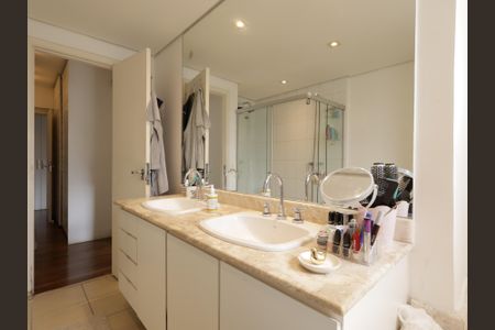 Apartamento para alugar com 161m², 3 quartos e 3 vagasBanheiro da Suíte 1