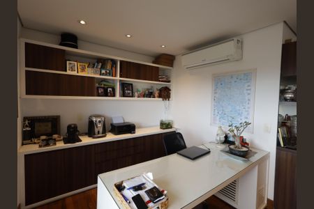 Apartamento para alugar com 161m², 3 quartos e 3 vagasEscritório