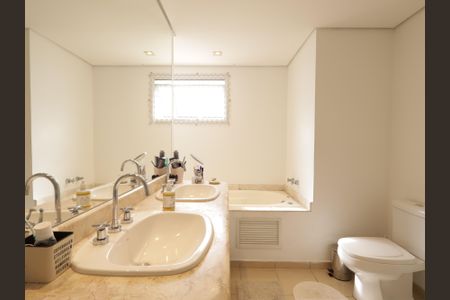 Apartamento para alugar com 161m², 3 quartos e 3 vagasBanheiro da Suíte 1