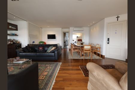 Apartamento para alugar com 161m², 3 quartos e 3 vagasSala