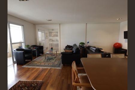 Apartamento para alugar com 161m², 3 quartos e 3 vagasSala