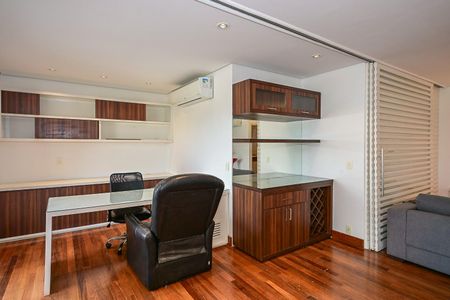 Escritório de apartamento para alugar com 3 quartos, 161m² em Vila Progredior, São Paulo