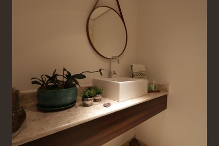 Apartamento para alugar com 161m², 3 quartos e 3 vagasLavabo