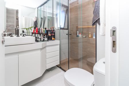 Apartamento à venda com 132m², 3 quartos e 2 vagasBanheiro da Suíte 1