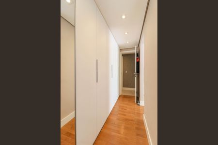 Apartamento à venda com 123m², 3 quartos e 2 vagasCloset da Suíte 1
