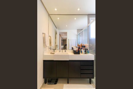 Apartamento à venda com 123m², 3 quartos e 2 vagasBanheiro da Suíte 1