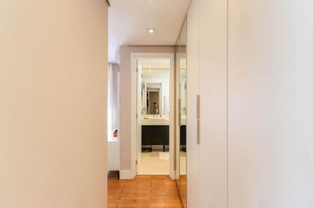 Apartamento à venda com 123m², 3 quartos e 2 vagasCloset da Suíte 1