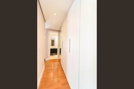 Apartamento à venda com 123m², 3 quartos e 2 vagasCloset da Suíte 1