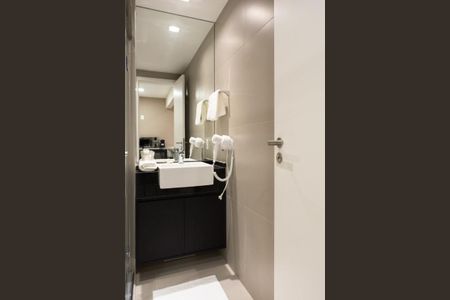 Apartamento à venda com 36m², 1 quarto e 1 vagaFoto 02