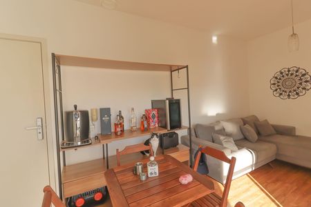 Apartamento para alugar com 72m², 2 quartos e 1 vaga Apartamento para alugar com 72m², 2 quartos e 1 vagaSala