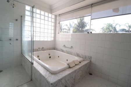 Casa para alugar com 450m², 7 quartos e 5 vagasBanheiro/Suíte 3