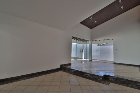 Casa para alugar com 450m², 7 quartos e 5 vagasSala