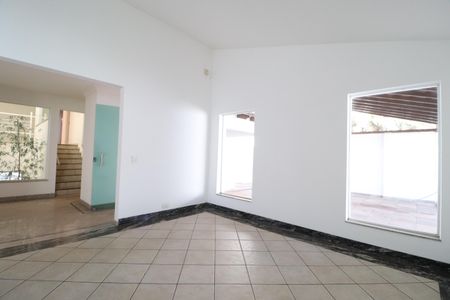 Casa para alugar com 450m², 7 quartos e 5 vagasSala