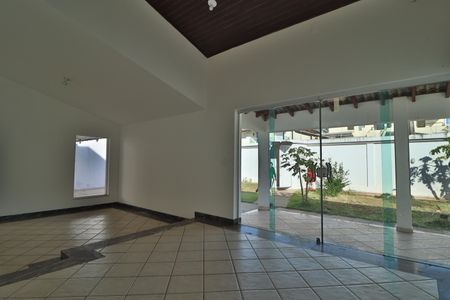 Casa para alugar com 450m², 7 quartos e 5 vagasSala