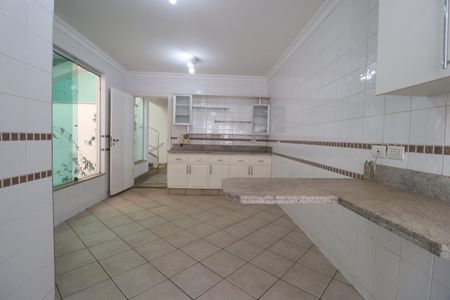 Casa para alugar com 450m², 7 quartos e 5 vagasCozinha