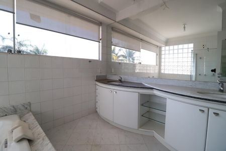 Casa para alugar com 450m², 7 quartos e 5 vagasBanheiro/Suíte 3