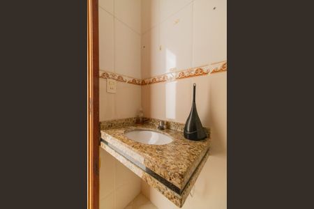 Casa de condomínio à venda com 77m², 2 quartos e 1 vaga Casa de condomínio à venda com 77m², 2 quartos e 1 vagaBanheiro da Suíte 2