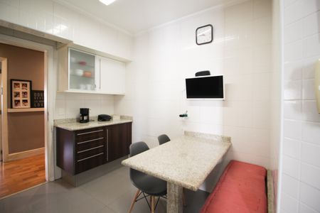 Apartamento à venda com 195m², 4 quartos e 2 vagasCozinha