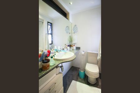 Apartamento à venda com 195m², 4 quartos e 2 vagasBanheiro da Suíte 2